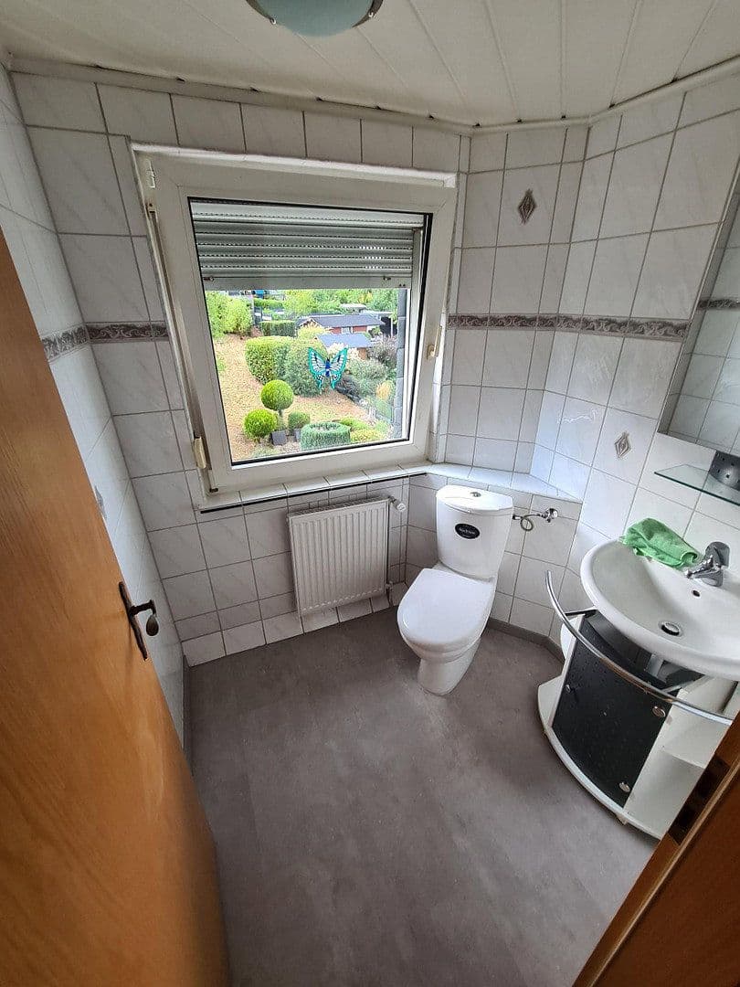 Pronájem domu 159 m², pozemek 575 m², Velbert, Severní Porýní-Vestfálsko Pronájem domu 159 m², pozemek 575 m², Velbert, Severní Porýní-Vestfálsko