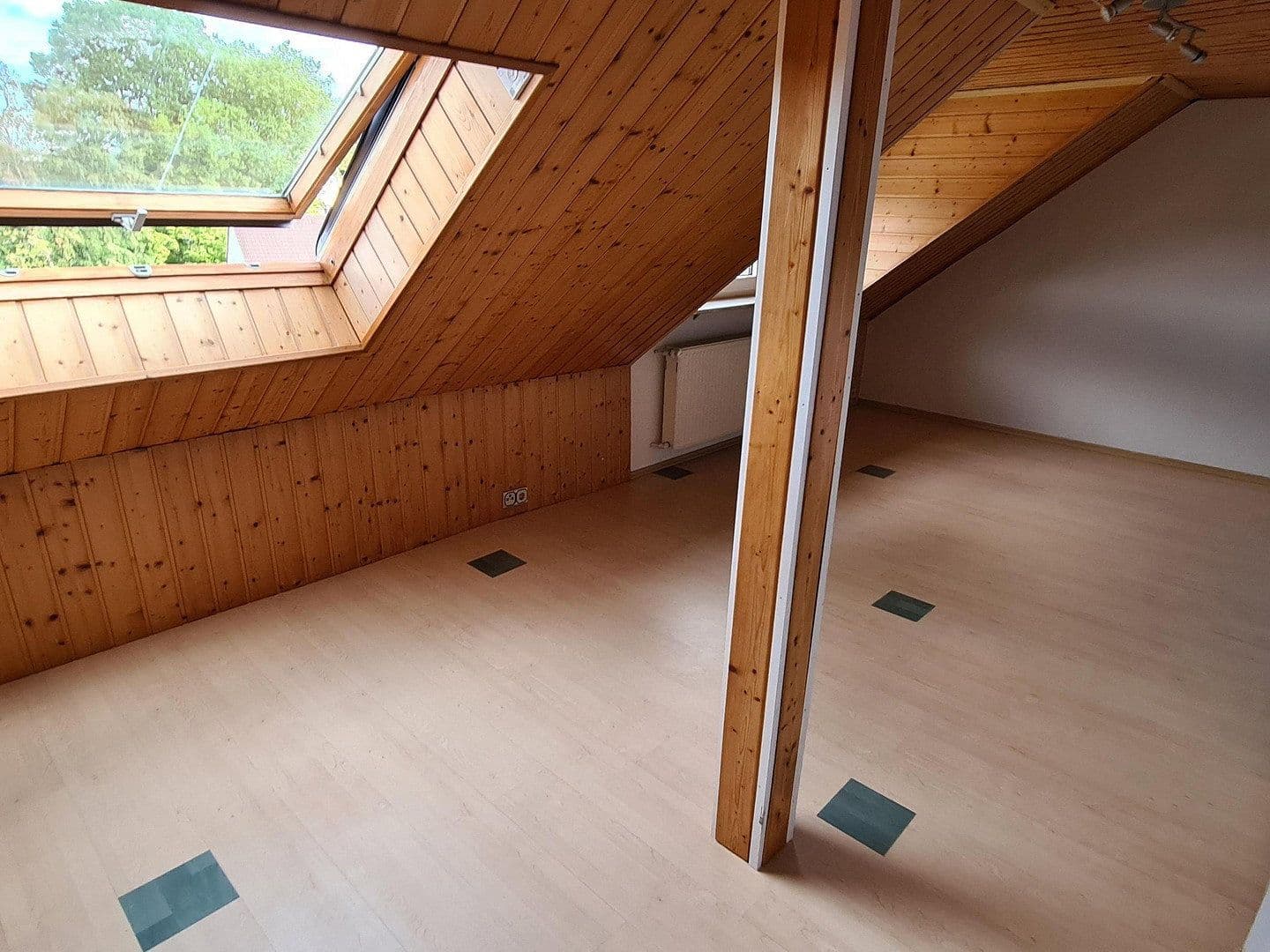 Pronájem domu 159 m², pozemek 575 m², Velbert, Severní Porýní-Vestfálsko Pronájem domu 159 m², pozemek 575 m², Velbert, Severní Porýní-Vestfálsko