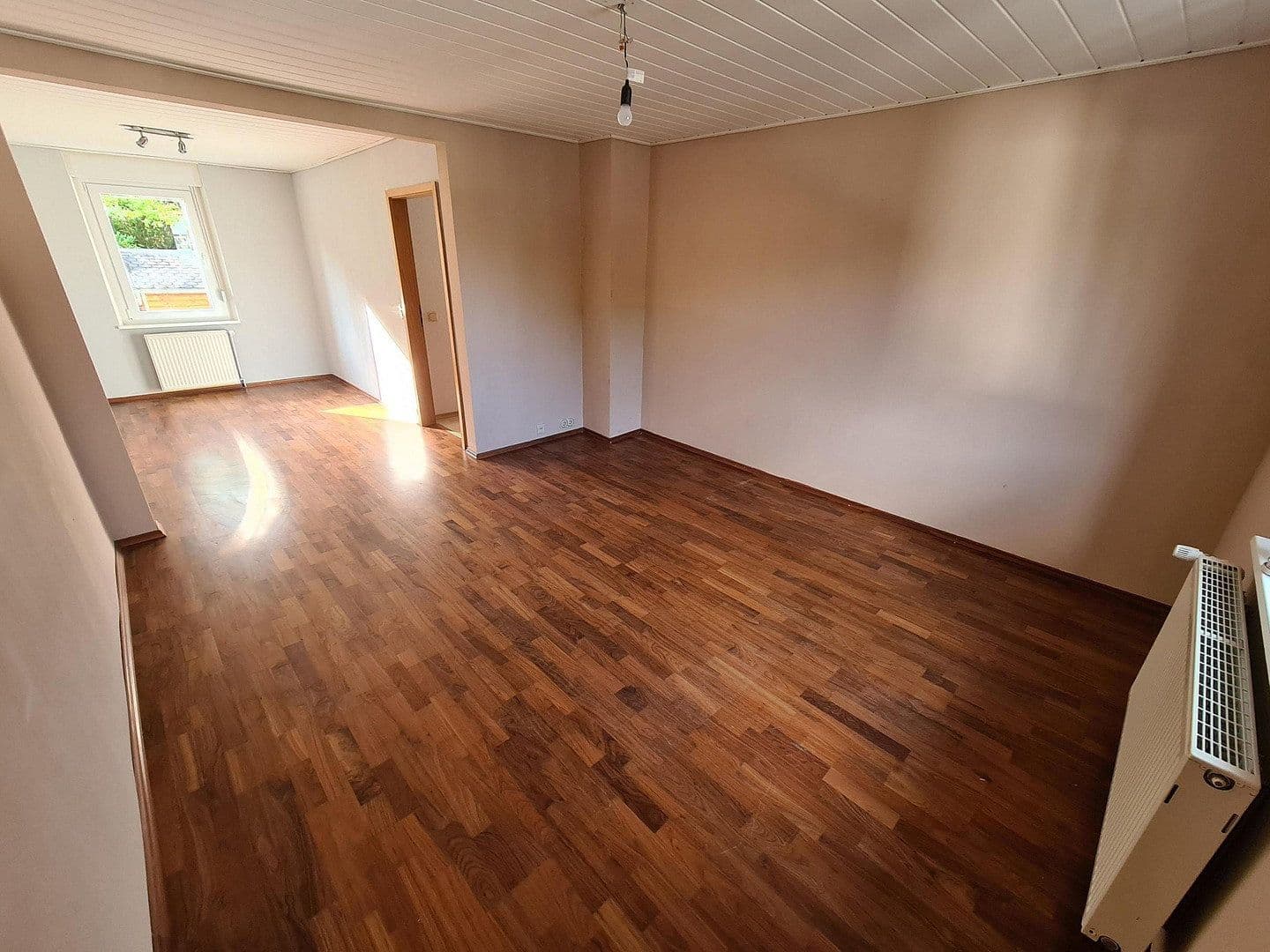 Pronájem domu 159 m², pozemek 575 m², Velbert, Severní Porýní-Vestfálsko Pronájem domu 159 m², pozemek 575 m², Velbert, Severní Porýní-Vestfálsko