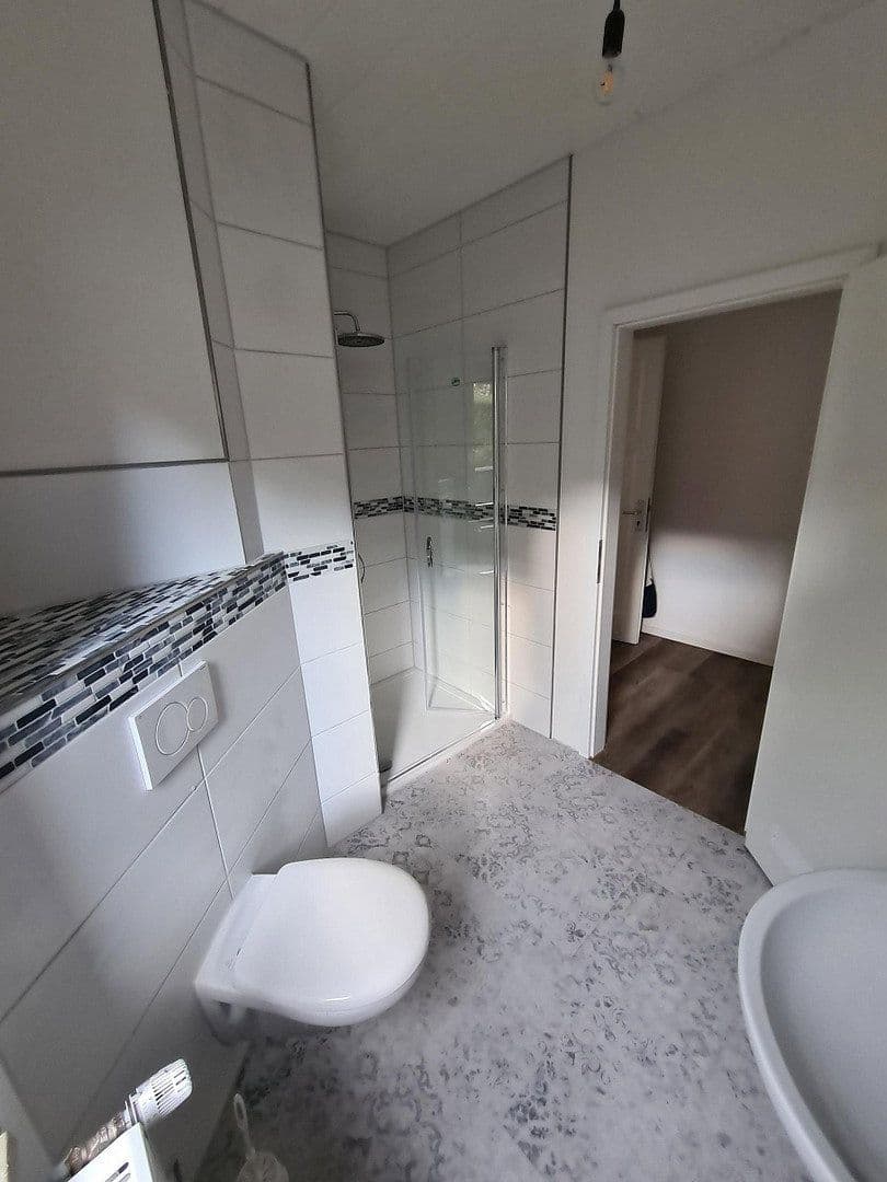 Pronájem domu 159 m², pozemek 575 m², Velbert, Severní Porýní-Vestfálsko Pronájem domu 159 m², pozemek 575 m², Velbert, Severní Porýní-Vestfálsko