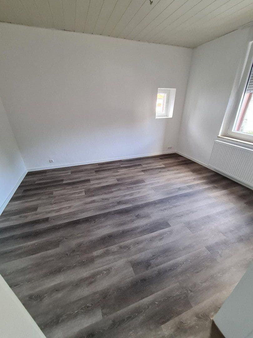 Pronájem domu 159 m², pozemek 575 m², Velbert, Severní Porýní-Vestfálsko Pronájem domu 159 m², pozemek 575 m², Velbert, Severní Porýní-Vestfálsko