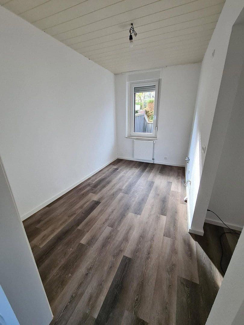 Pronájem domu 159 m², pozemek 575 m², Velbert, Severní Porýní-Vestfálsko Pronájem domu 159 m², pozemek 575 m², Velbert, Severní Porýní-Vestfálsko