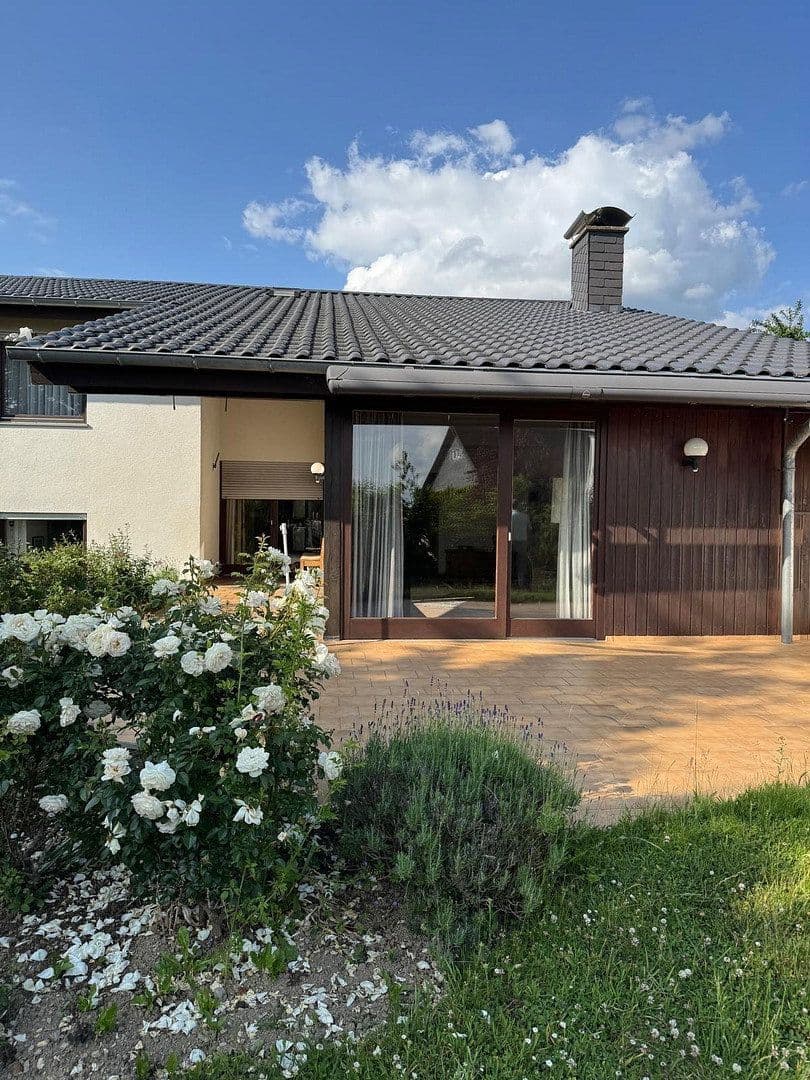 Prodej domu 190 m², pozemek 975 m², Simmern/Hunsrück, Porýní-Falc Prodej domu 190 m², pozemek 975 m², Simmern/Hunsrück, Porýní-Falc