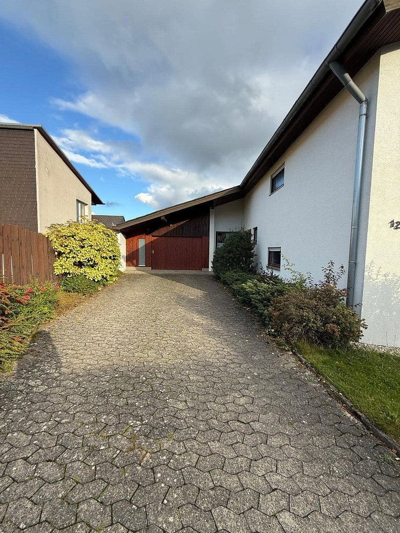 Prodej domu 190 m², pozemek 975 m², Simmern/Hunsrück, Porýní-Falc Prodej domu 190 m², pozemek 975 m², Simmern/Hunsrück, Porýní-Falc