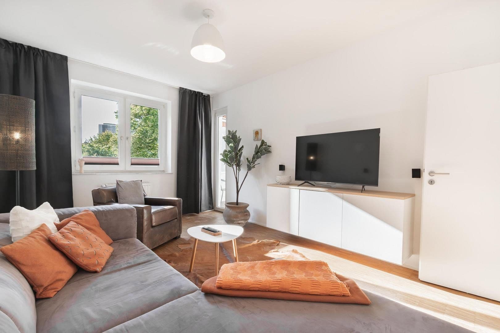 Pronájem bytu 2+1 51 m², Neckarstr. 22, Düsseldorf, Severní Porýní-Vestfálsko Pronájem bytu 2+1 51 m², Neckarstr. 22, Düsseldorf, Severní Porýní-Vestfálsko