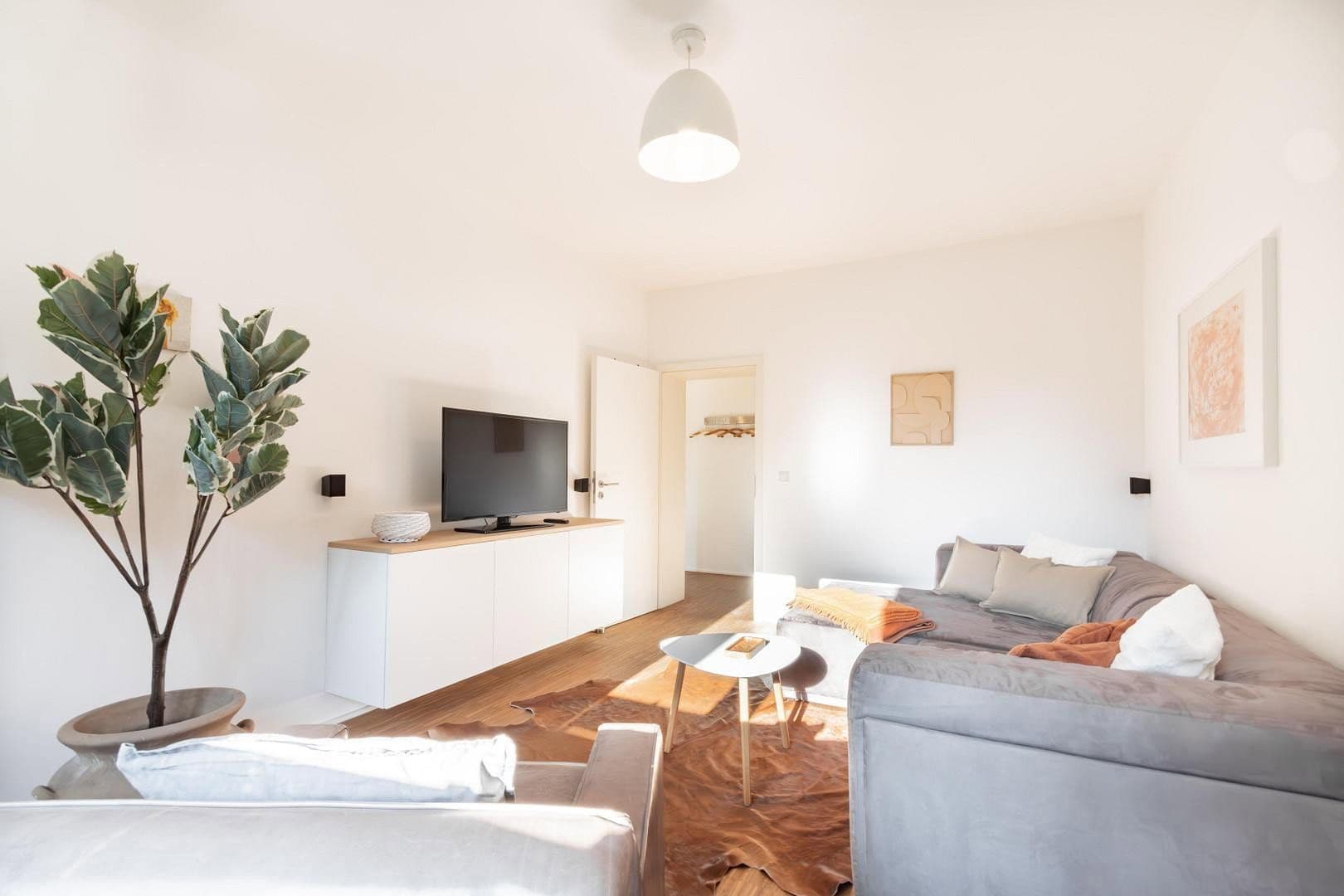 Pronájem bytu 2+1 51 m², Neckarstr. 22, Düsseldorf, Severní Porýní-Vestfálsko Pronájem bytu 2+1 51 m², Neckarstr. 22, Düsseldorf, Severní Porýní-Vestfálsko