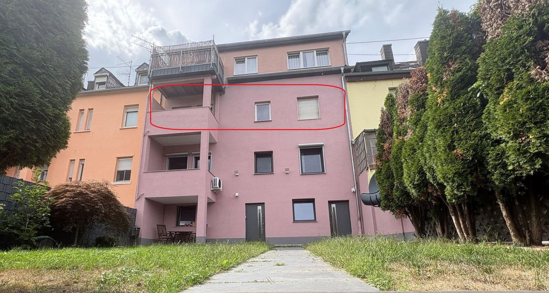 Prodej bytu 3+1 80 m², Ehranger Straße 79, Trier, Porýní-Falc Prodej bytu 3+1 80 m², Ehranger Straße 79, Trier, Porýní-Falc