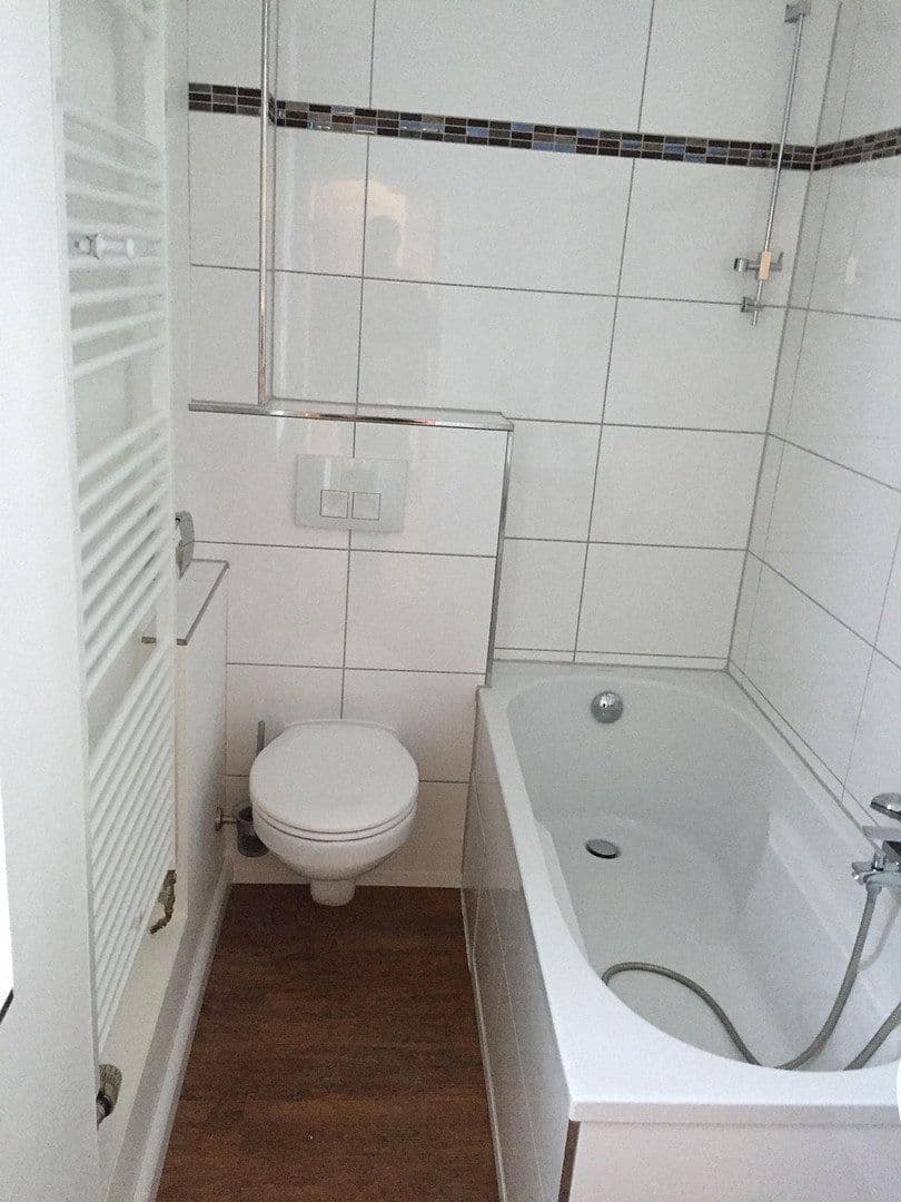Prodej domu 445 m², pozemek 272 m², Bahnhofstraße 72, Winsen (Luhe), Dolní Sasko Prodej domu 445 m², pozemek 272 m², Bahnhofstraße 72, Winsen (Luhe), Dolní Sasko