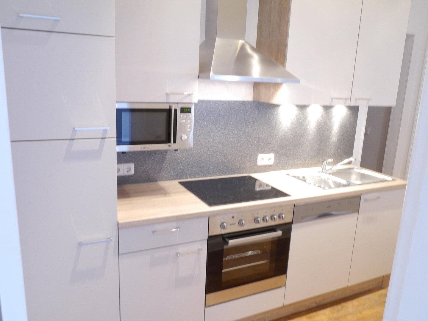 Prodej domu 445 m², pozemek 272 m², Bahnhofstraße 72, Winsen (Luhe), Dolní Sasko Prodej domu 445 m², pozemek 272 m², Bahnhofstraße 72, Winsen (Luhe), Dolní Sasko