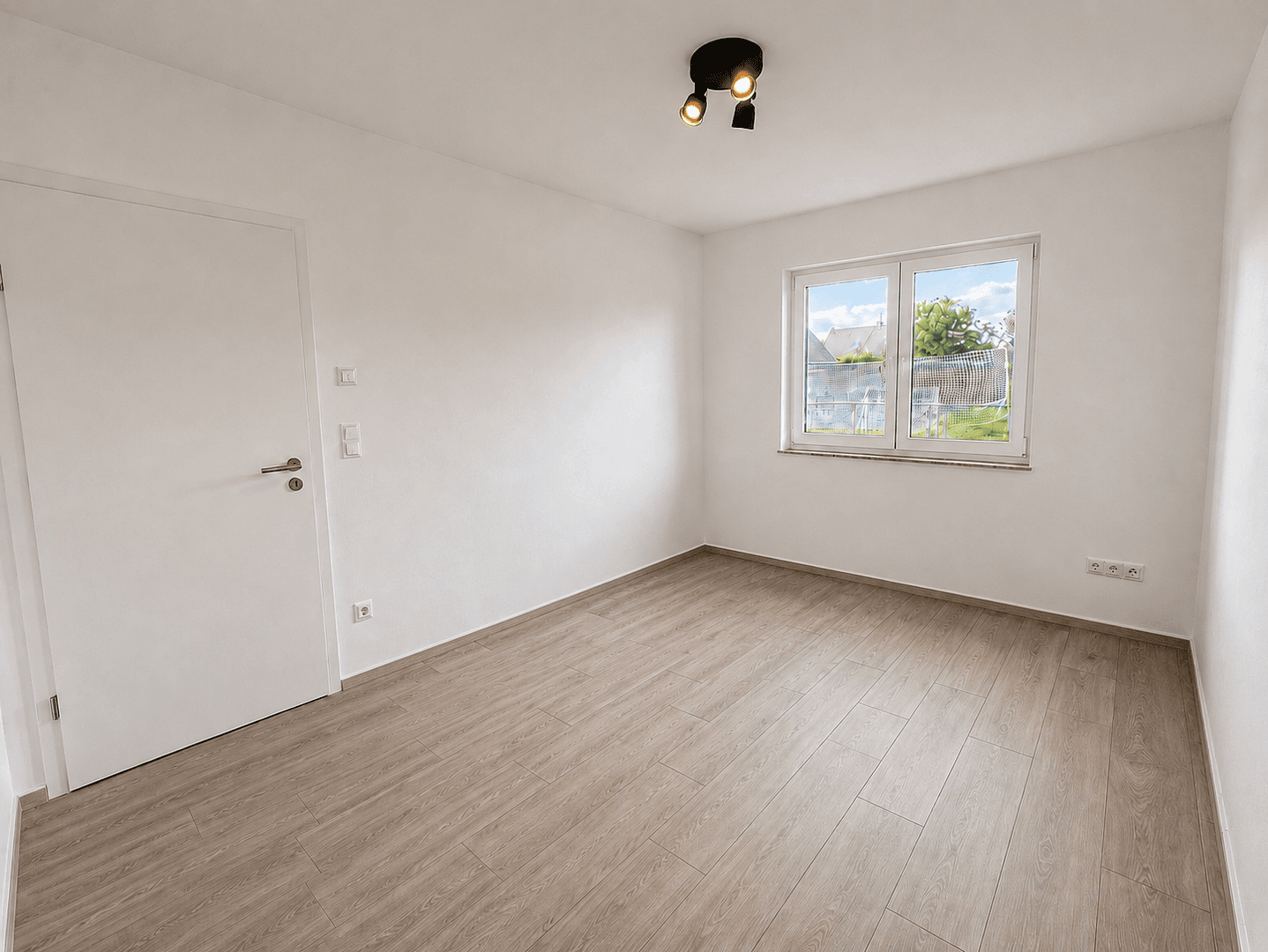 Prodej domu 153 m², pozemek 870 m², Dedelstorf, Dolní Sasko Prodej domu 153 m², pozemek 870 m², Dedelstorf, Dolní Sasko
