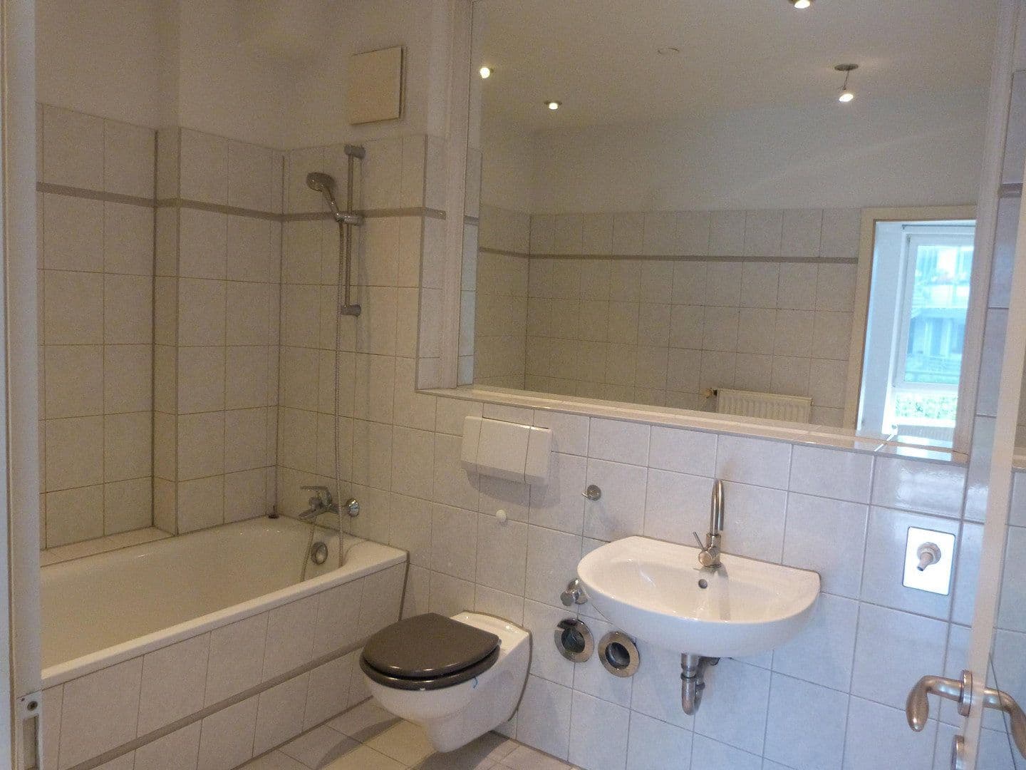 Prodej bytu 3+1 85 m², Jülicher Landtsrasse 144a, Neuss, Severní Porýní-Vestfálsko Prodej bytu 3+1 85 m², Jülicher Landtsrasse 144a, Neuss, Severní Porýní-Vestfálsko