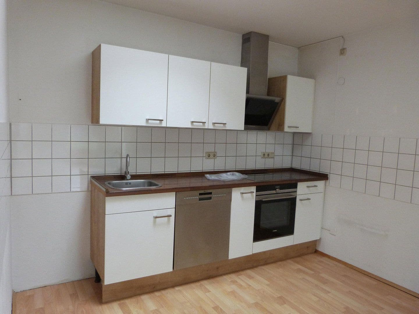 Prodej bytu 3+1 85 m², Jülicher Landtsrasse 144a, Neuss, Severní Porýní-Vestfálsko Prodej bytu 3+1 85 m², Jülicher Landtsrasse 144a, Neuss, Severní Porýní-Vestfálsko