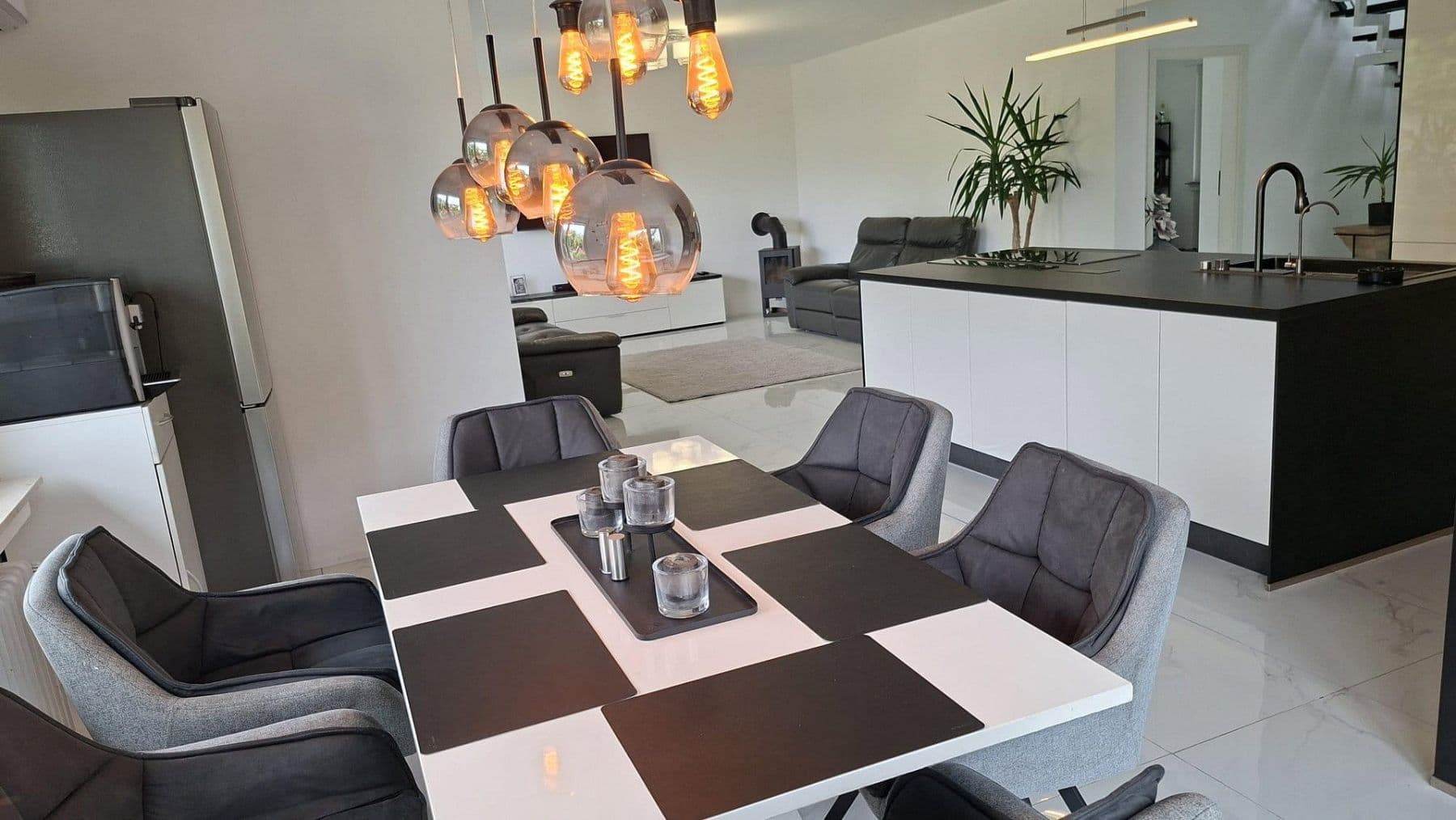 Prodej domu 250 m², pozemek 1.345 m², Birresdorfer Str 73, Remagen, Porýní-Falc Prodej domu 250 m², pozemek 1.345 m², Birresdorfer Str 73, Remagen, Porýní-Falc