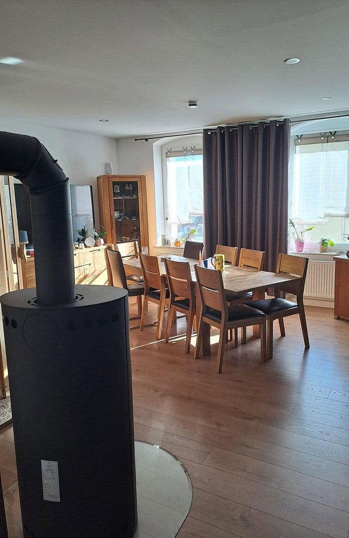 Pronájem bytu 6+1 145 m², Paul-Seydel-Str. 20, Limbach-Oberfrohna, Sasko Pronájem bytu 6+1 145 m², Paul-Seydel-Str. 20, Limbach-Oberfrohna, Sasko
