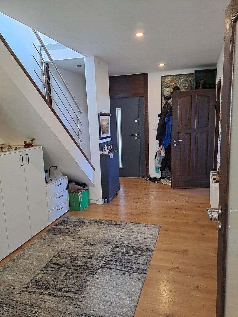 Pronájem bytu 6+1 145 m², Paul-Seydel-Str. 20, Limbach-Oberfrohna, Sasko Pronájem bytu 6+1 145 m², Paul-Seydel-Str. 20, Limbach-Oberfrohna, Sasko