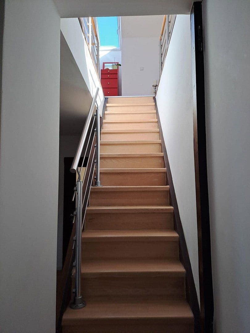 Pronájem bytu 6+1 145 m², Paul-Seydel-Str. 20, Limbach-Oberfrohna, Sasko Pronájem bytu 6+1 145 m², Paul-Seydel-Str. 20, Limbach-Oberfrohna, Sasko