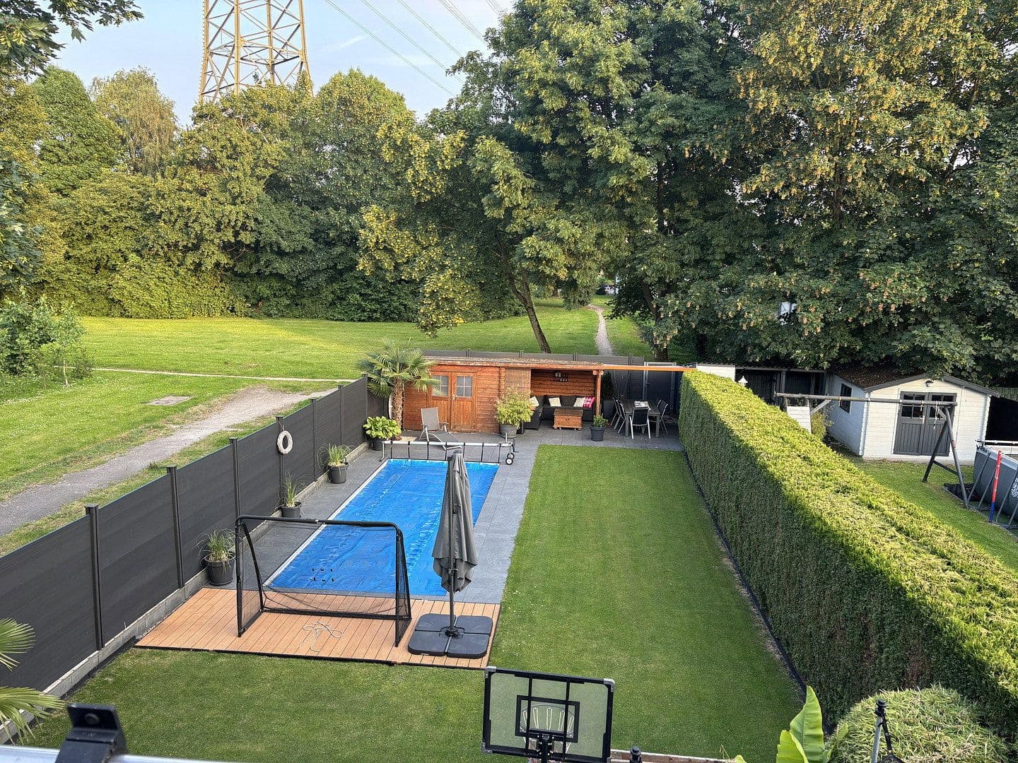 Prodej domu 147 m², pozemek 387 m², Essen, Severní Porýní-Vestfálsko Prodej domu 147 m², pozemek 387 m², Essen, Severní Porýní-Vestfálsko