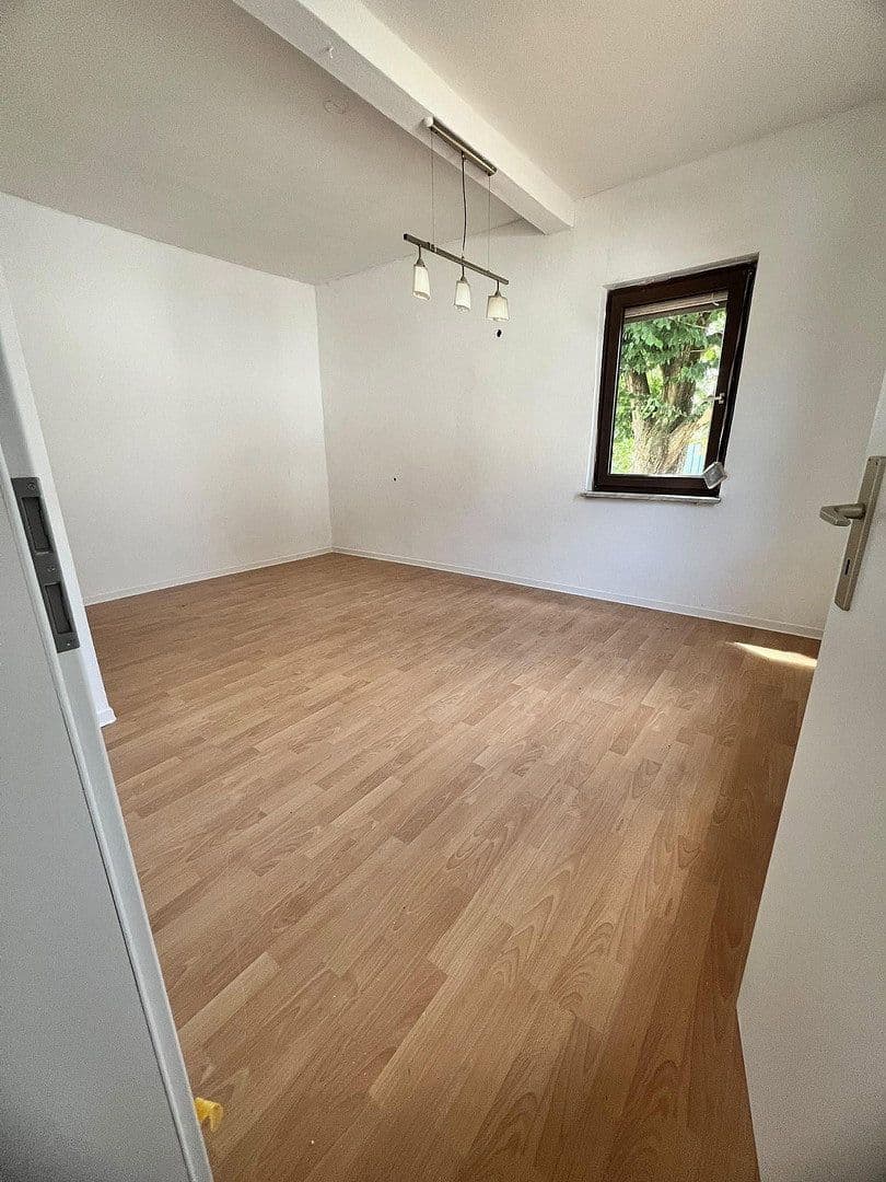 Pronájem domu 1 m², pozemek 289 m², Griesheim, Hessen Pronájem domu 1 m², pozemek 289 m², Griesheim, Hessen