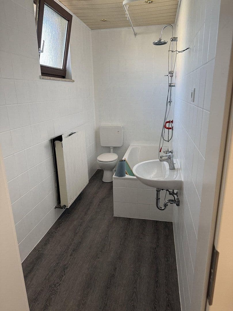 Pronájem domu 1 m², pozemek 289 m², Griesheim, Hessen Pronájem domu 1 m², pozemek 289 m², Griesheim, Hessen