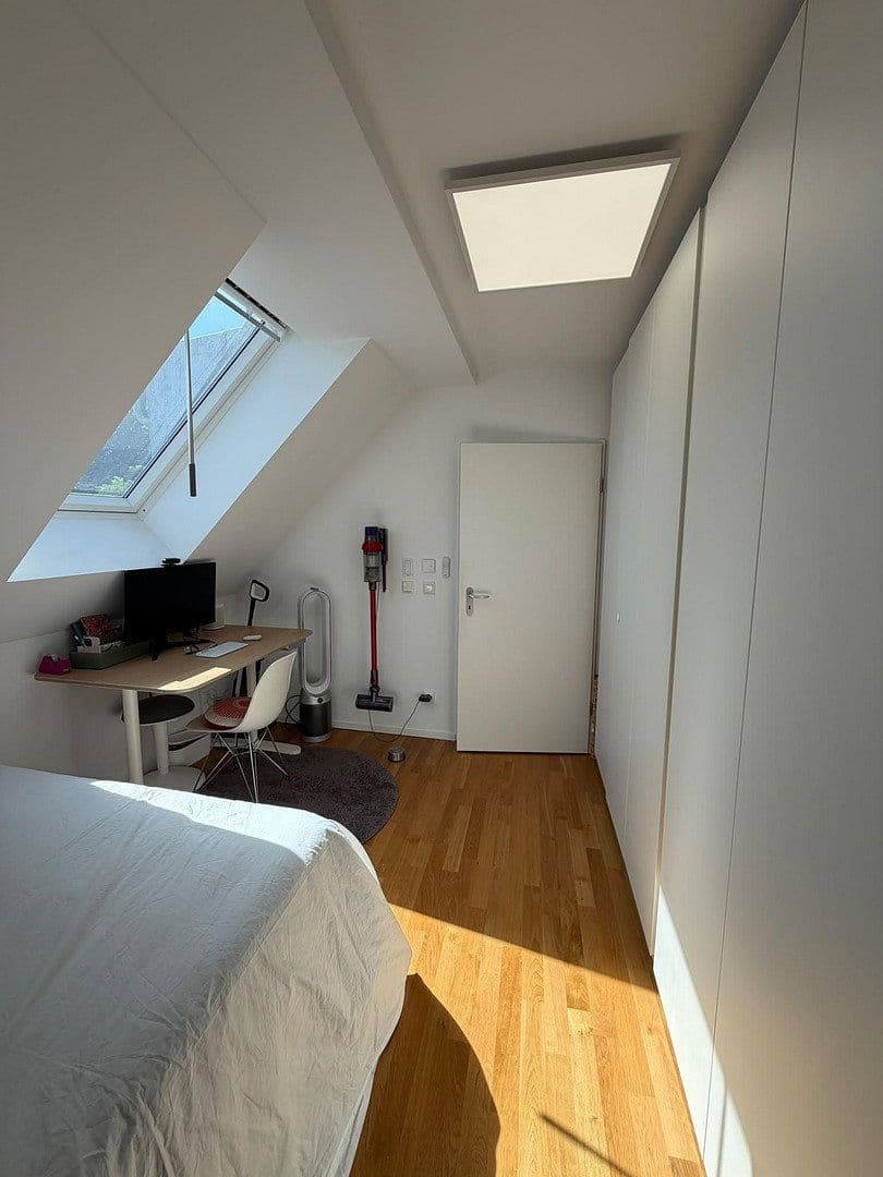 Pronájem bytu 3+1 58 m², Ohlstadter Str. 23, München, Bavorsko Pronájem bytu 3+1 58 m², Ohlstadter Str. 23, München, Bavorsko