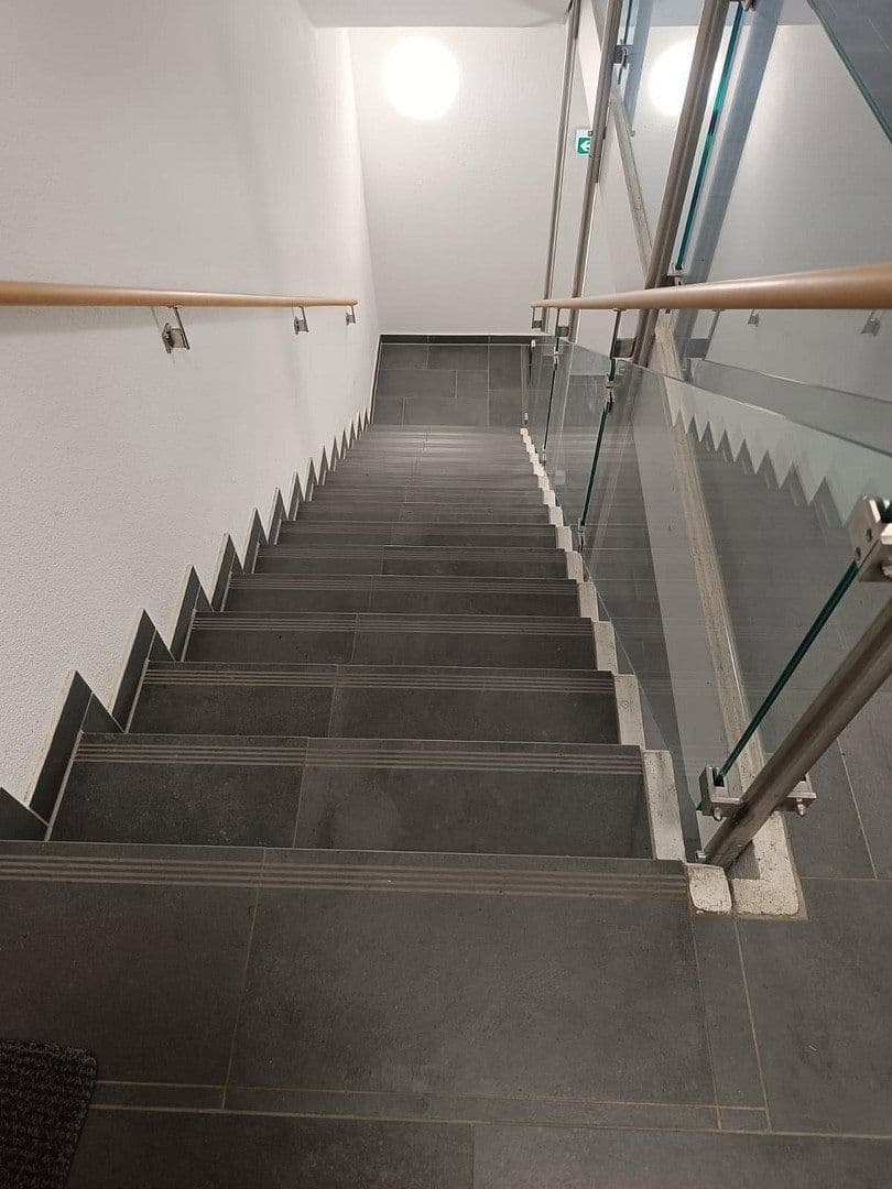 Pronájem bytu 3+1 58 m², Ohlstadter Str. 23, München, Bavorsko Pronájem bytu 3+1 58 m², Ohlstadter Str. 23, München, Bavorsko