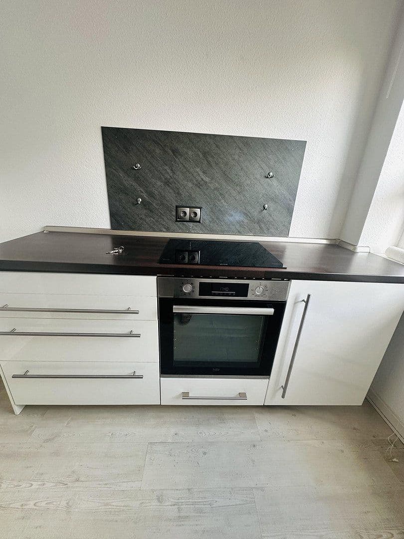 Pronájem bytu 2+1 50 m², Jugenheimer Str. 48a, Frankfurt, Hessen Pronájem bytu 2+1 50 m², Jugenheimer Str. 48a, Frankfurt, Hessen