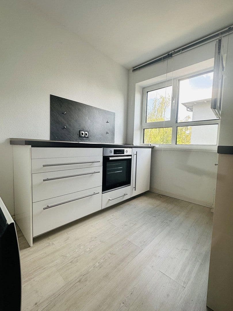 Pronájem bytu 2+1 50 m², Jugenheimer Str. 48a, Frankfurt, Hessen Pronájem bytu 2+1 50 m², Jugenheimer Str. 48a, Frankfurt, Hessen