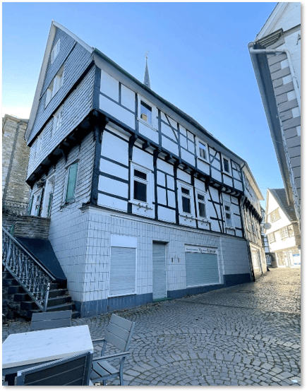 Prodej domu 370 m², pozemek 208 m², Hellerstr. 21 und 23, Velbert, Severní Porýní-Vestfálsko Prodej domu 370 m², pozemek 208 m², Hellerstr. 21 und 23, Velbert, Severní Porýní-Vestfálsko