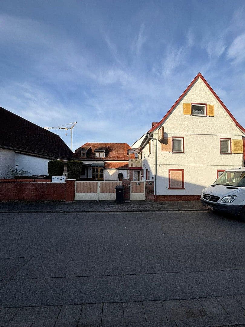 Prodej domu 260 m², pozemek 453 m², Groß-Gerau, Hessen Prodej domu 260 m², pozemek 453 m², Groß-Gerau, Hessen