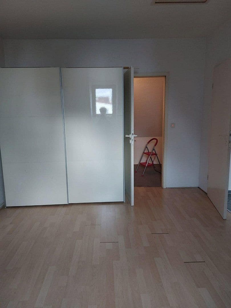 Prodej domu 260 m², pozemek 453 m², Groß-Gerau, Hessen Prodej domu 260 m², pozemek 453 m², Groß-Gerau, Hessen