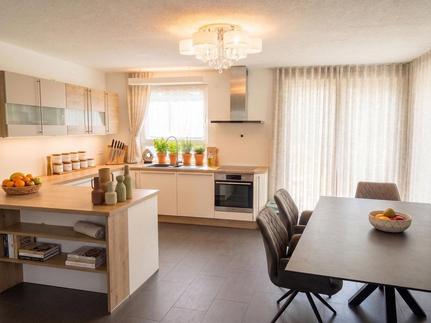 Prodej domu 190 m², pozemek 217 m², Heilbronn, Bádensko-Württembersko Prodej domu 190 m², pozemek 217 m², Heilbronn, Bádensko-Württembersko