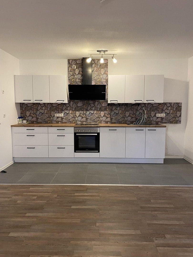 Pronájem bytu 3+1 91 m², Königsberger Str. 29, Wipperfürth, Severní Porýní-Vestfálsko Pronájem bytu 3+1 91 m², Königsberger Str. 29, Wipperfürth, Severní Porýní-Vestfálsko