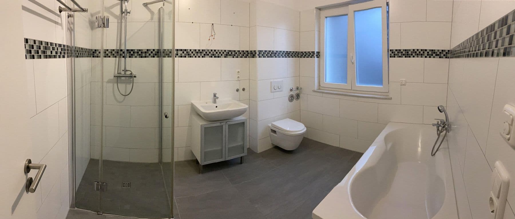 Pronájem bytu 3+1 91 m², Königsberger Str. 29, Wipperfürth, Severní Porýní-Vestfálsko Pronájem bytu 3+1 91 m², Königsberger Str. 29, Wipperfürth, Severní Porýní-Vestfálsko
