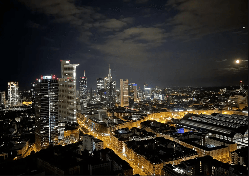 Pronájem bytu 4+1 112 m², Frankfurt, Hessen Pronájem bytu 4+1 112 m², Frankfurt, Hessen