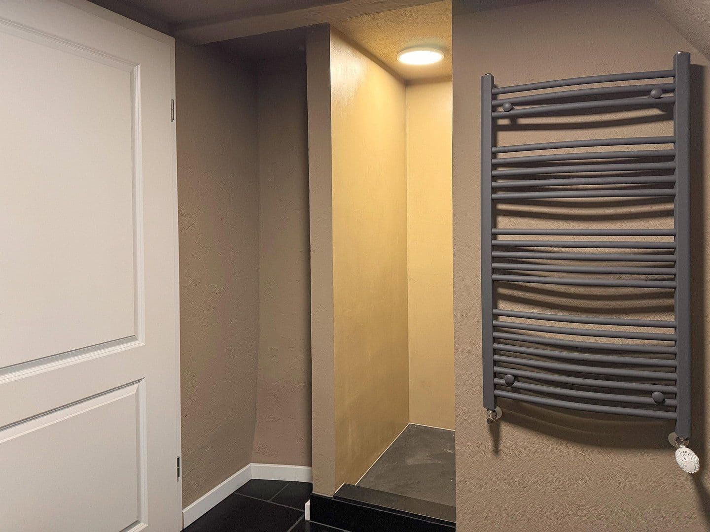 Prodej domu 180 m², pozemek 970 m², Balje, Dolní Sasko Prodej domu 180 m², pozemek 970 m², Balje, Dolní Sasko