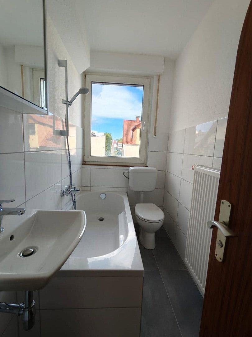 Pronájem bytu 4+1 97 m², Emrichruhstraße 41, Mainz, Porýní-Falc Pronájem bytu 4+1 97 m², Emrichruhstraße 41, Mainz, Porýní-Falc