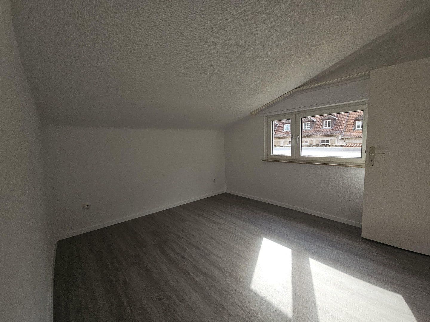 Pronájem bytu 4+1 97 m², Emrichruhstraße 41, Mainz, Porýní-Falc Pronájem bytu 4+1 97 m², Emrichruhstraße 41, Mainz, Porýní-Falc