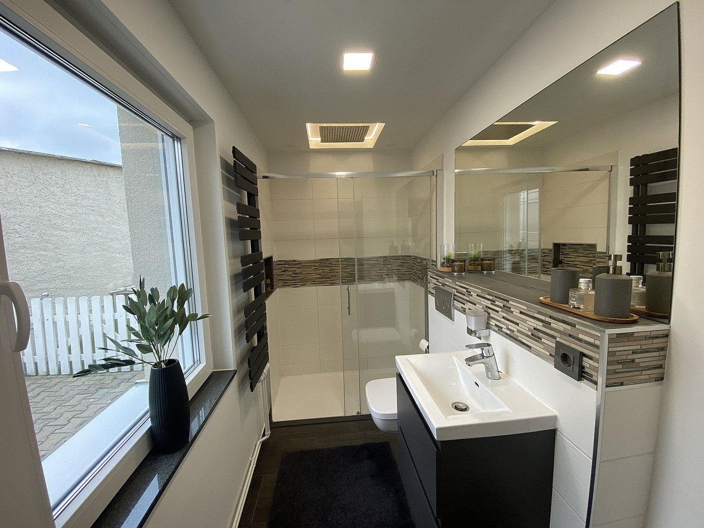 Prodej domu 299 m², pozemek 5.806 m², Mittenwalde, Braniborsko Prodej domu 299 m², pozemek 5.806 m², Mittenwalde, Braniborsko