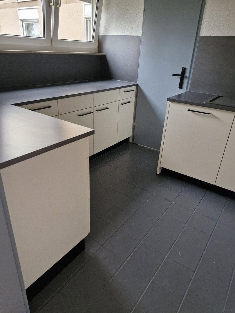 Pronájem bytu 4+1 107 m², Ludwigshafen pfingstweide, Porýní-Falc Pronájem bytu 4+1 107 m², Ludwigshafen pfingstweide, Porýní-Falc