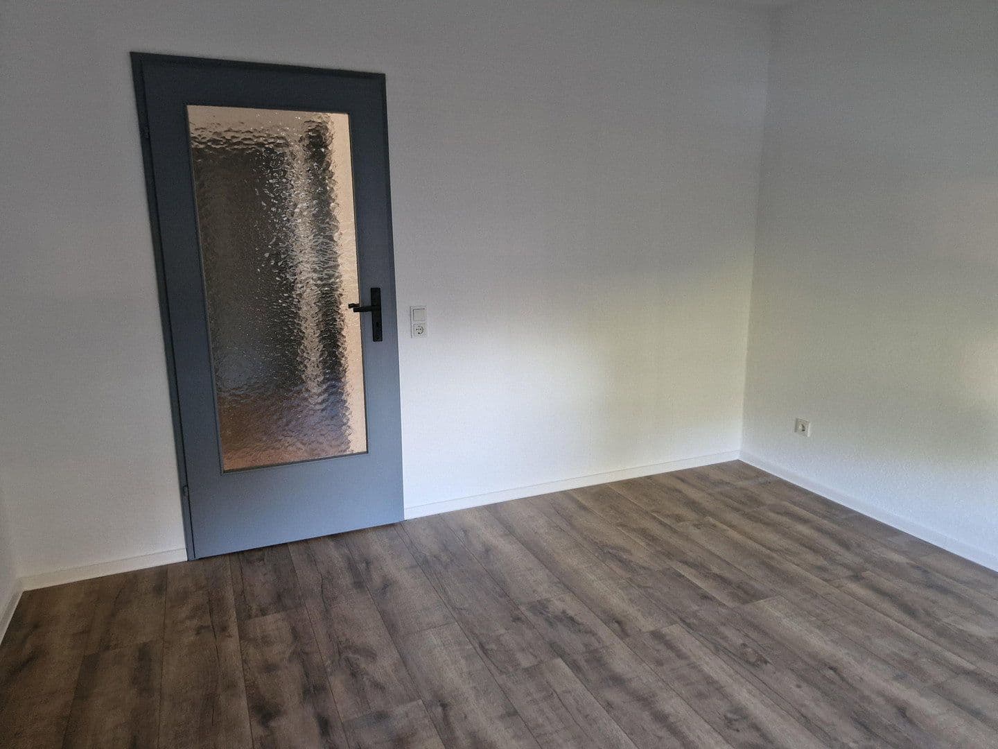 Pronájem bytu 4+1 107 m², Ludwigshafen pfingstweide, Porýní-Falc Pronájem bytu 4+1 107 m², Ludwigshafen pfingstweide, Porýní-Falc