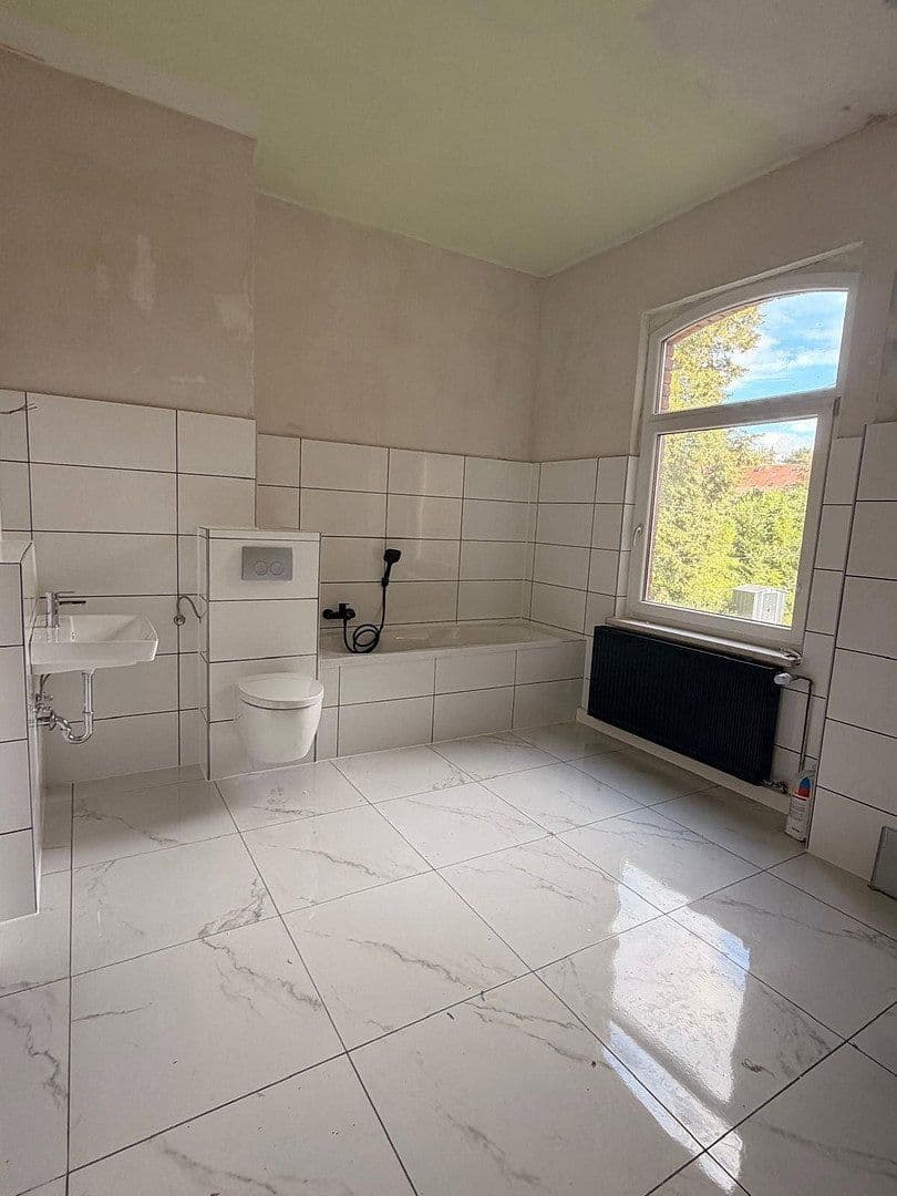 Pronájem bytu 3+1 86 m², Niederroßlaer Str. 28, Apolda, Durynsko Pronájem bytu 3+1 86 m², Niederroßlaer Str. 28, Apolda, Durynsko