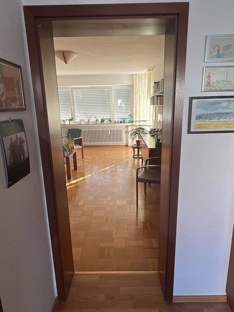 Pronájem bytu 2+kk 85 m², Friederichstrasse 33 / 37, Korntal-Münchingen, Bádensko-Württembersko Pronájem bytu 2+kk 85 m², Friederichstrasse 33 / 37, Korntal-Münchingen, Bádensko-Württembersko