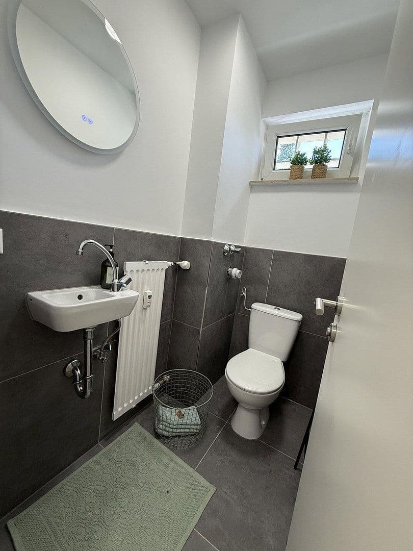 Prodej bytu 3+1 80 m², Bert-Brecht-Straße 18, Wiesbaden, Hessen Prodej bytu 3+1 80 m², Bert-Brecht-Straße 18, Wiesbaden, Hessen