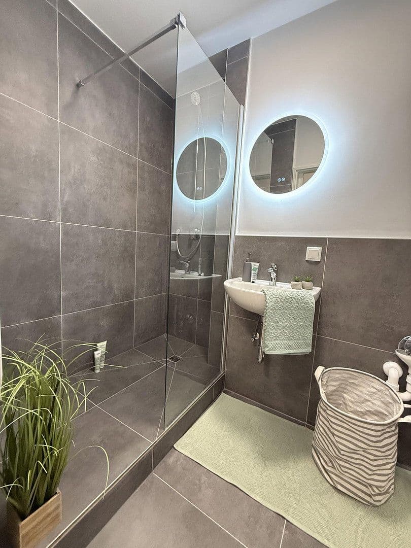 Prodej bytu 3+1 80 m², Bert-Brecht-Straße 18, Wiesbaden, Hessen Prodej bytu 3+1 80 m², Bert-Brecht-Straße 18, Wiesbaden, Hessen