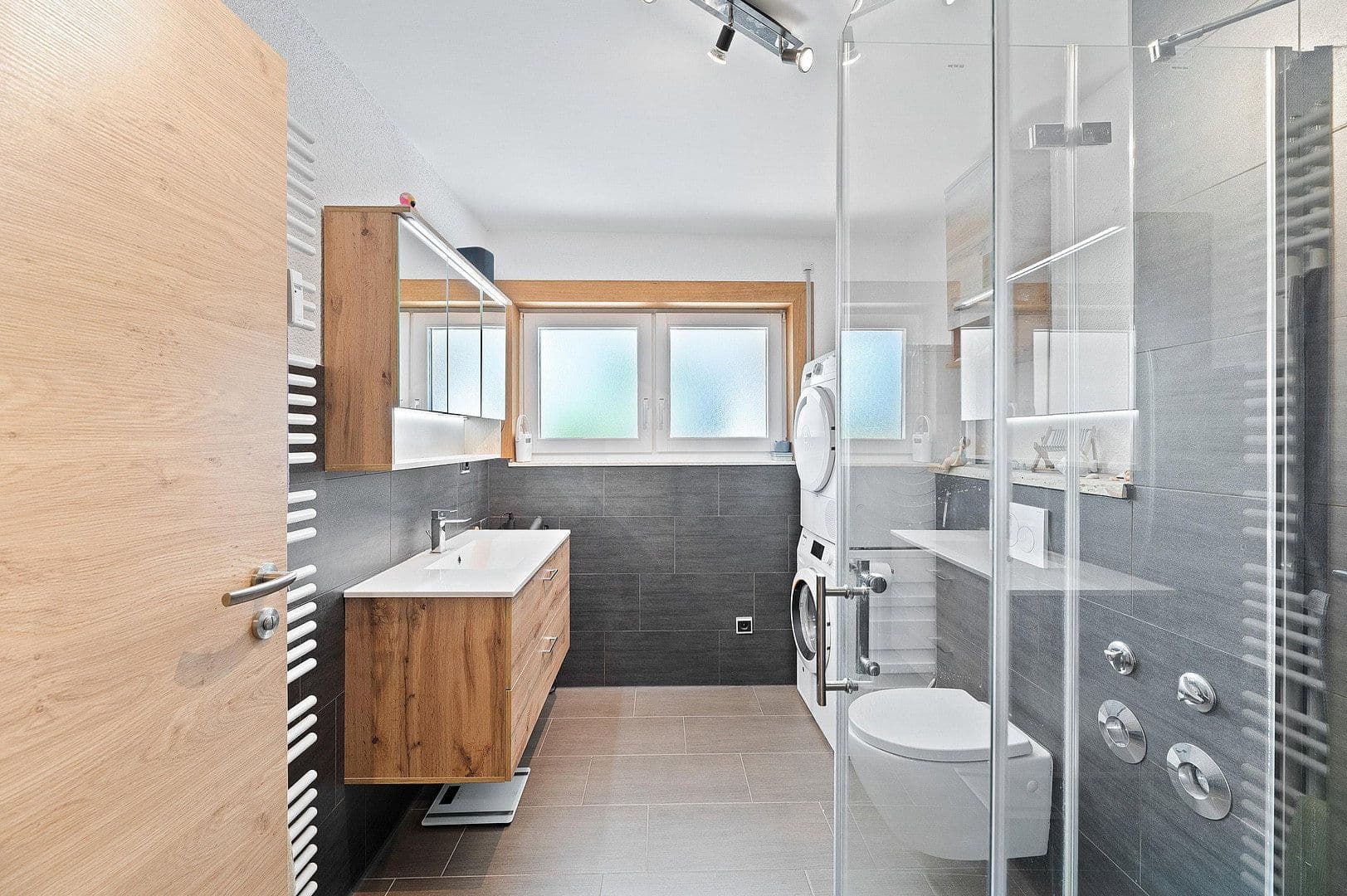 Pronájem bytu 4+1 110 m², Leonberg, Bádensko-Württembersko Pronájem bytu 4+1 110 m², Leonberg, Bádensko-Württembersko