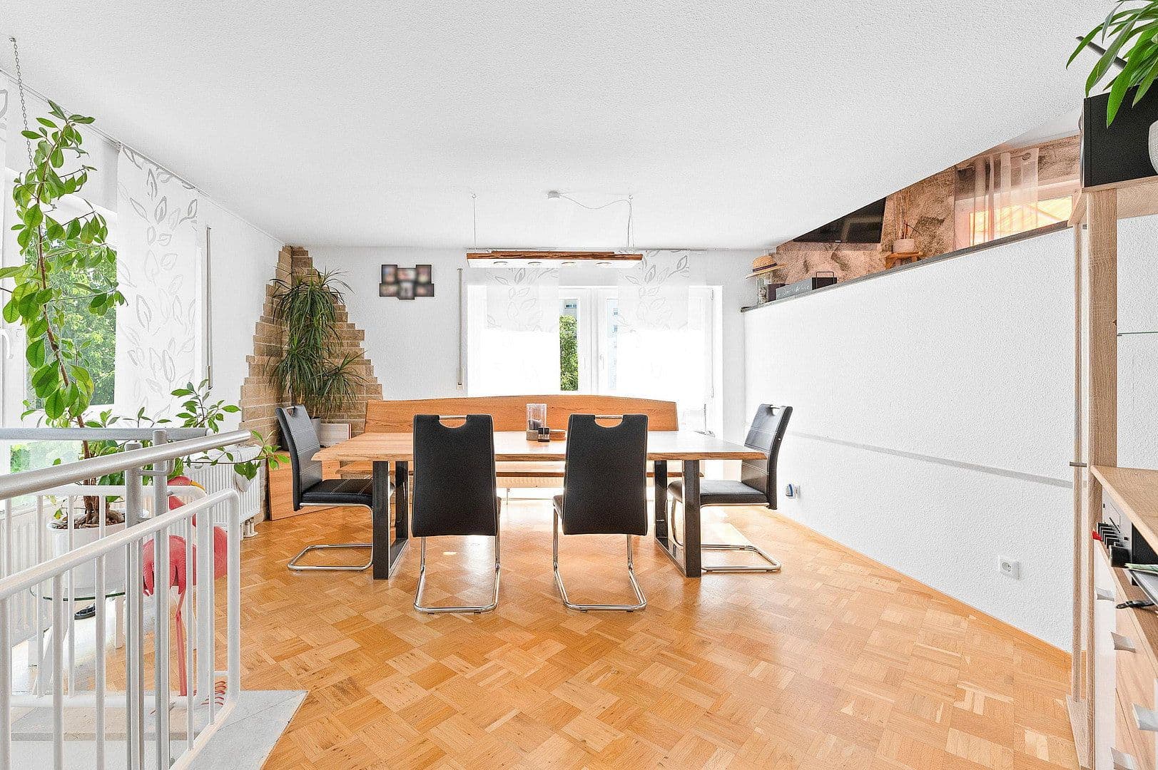 Pronájem bytu 4+1 110 m², Leonberg, Bádensko-Württembersko Pronájem bytu 4+1 110 m², Leonberg, Bádensko-Württembersko