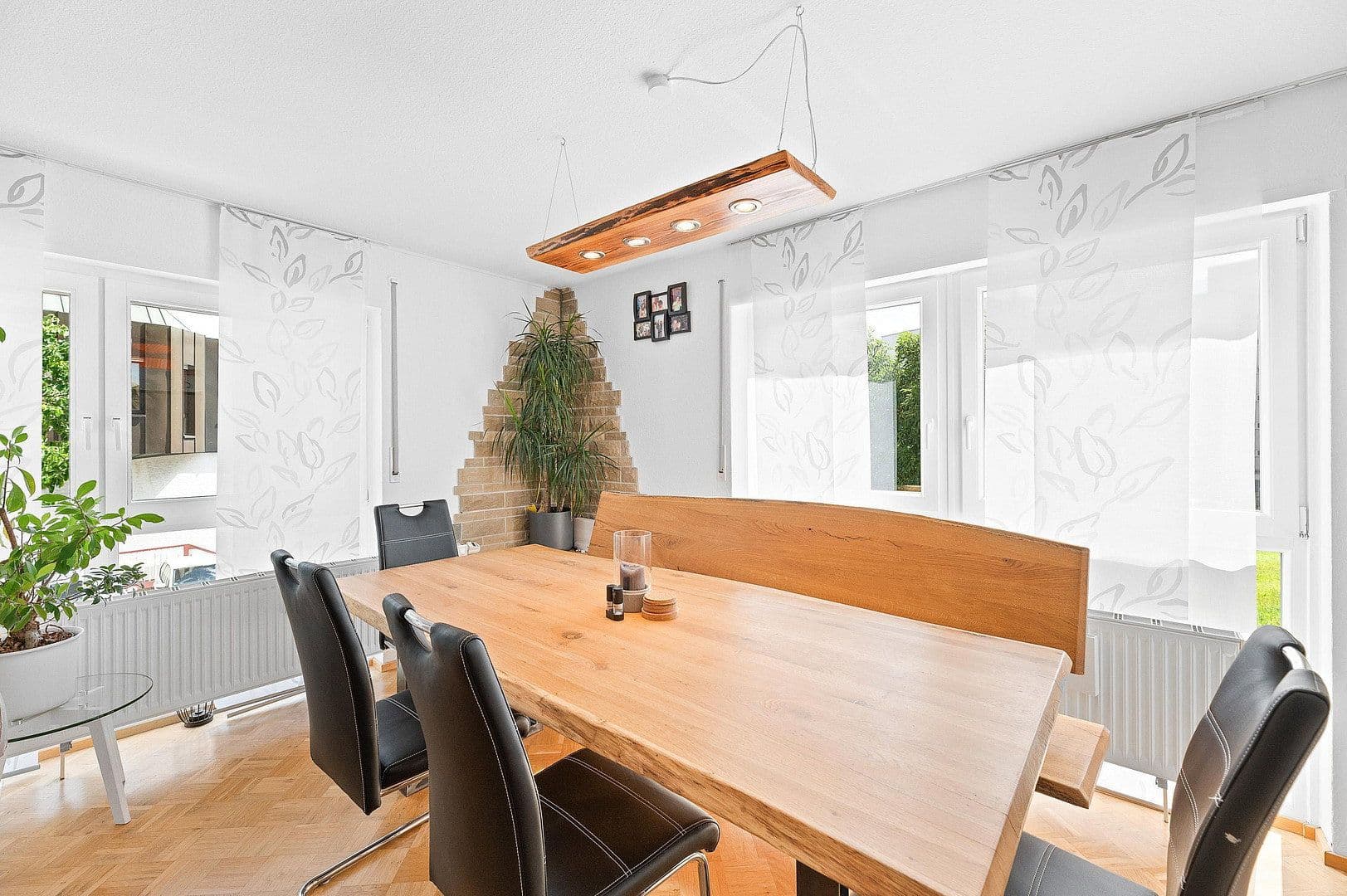 Pronájem bytu 4+1 110 m², Leonberg, Bádensko-Württembersko Pronájem bytu 4+1 110 m², Leonberg, Bádensko-Württembersko