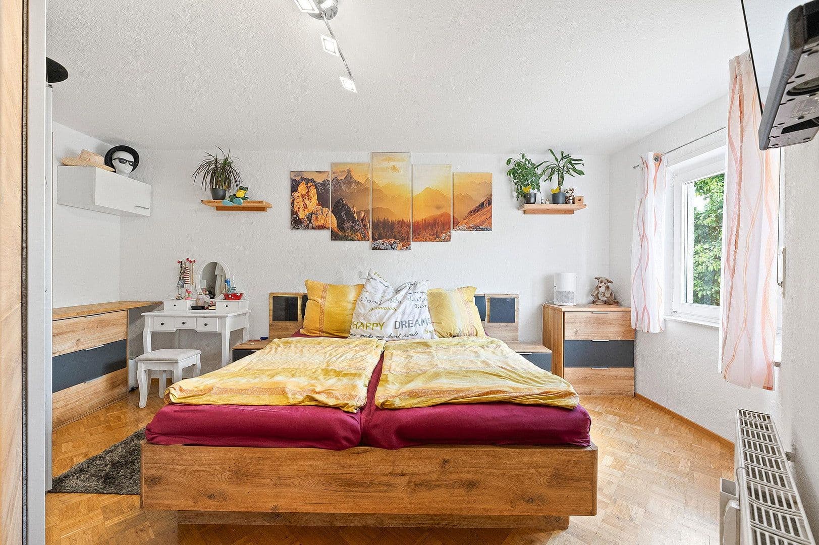 Pronájem bytu 4+1 110 m², Leonberg, Bádensko-Württembersko Pronájem bytu 4+1 110 m², Leonberg, Bádensko-Württembersko