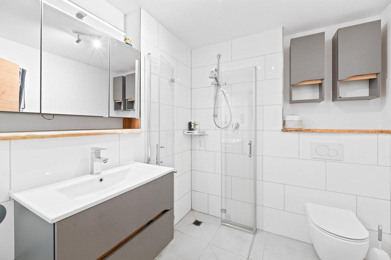 Pronájem bytu 4+1 110 m², Leonberg, Bádensko-Württembersko Pronájem bytu 4+1 110 m², Leonberg, Bádensko-Württembersko