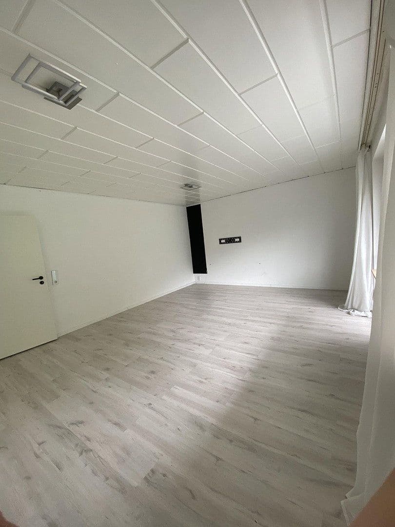Prodej bytu 3+1 74 m², Hirzenhain, Hessen Prodej bytu 3+1 74 m², Hirzenhain, Hessen